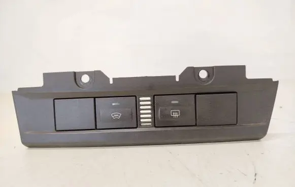 Ford Focus Windscreen/window heater switch 4M5113D734BB