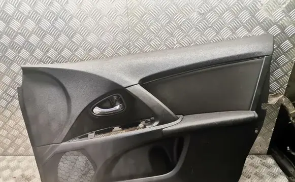 Toyota Avensis T270 Front door card panel trim 6777705040