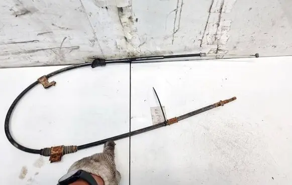 Handbrake/parking brake wiring cable