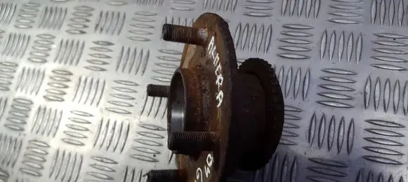 Nissan Almera N16 Rear wheel hub