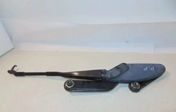 Mercedes-Benz S W220 Front wiper blade arm A2208200044