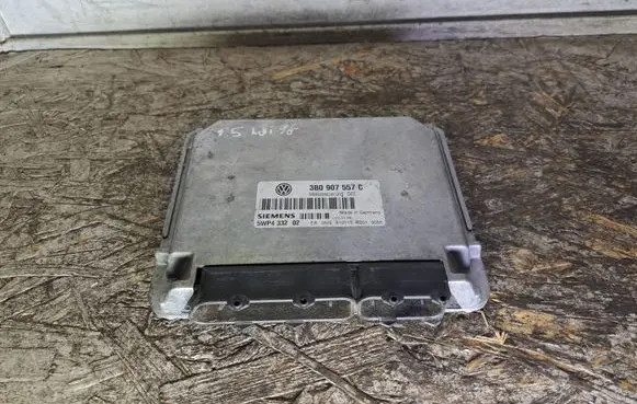 Volkswagen PASSAT B5 Engine control unit/module 3B0907557C 5WP433202