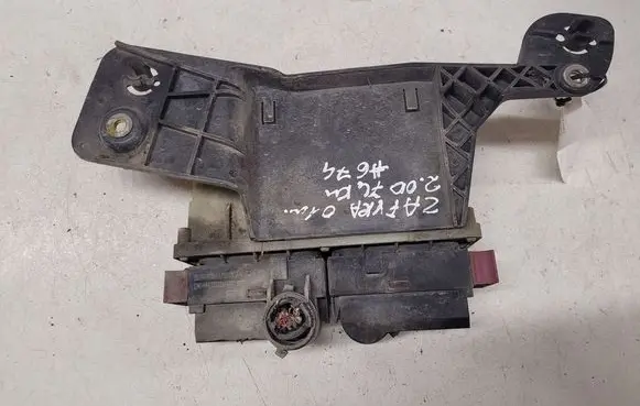 Opel Zafira A Coolant fan relay 9685371 12416841
