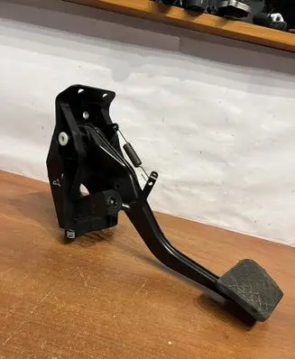 Mercedes-Benz S W221 Brake pedal A2212900301 D3244