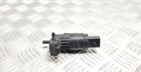Skoda Octavia Mk2 (1Z) Windscreen/windshield washer pump 1T0955651A