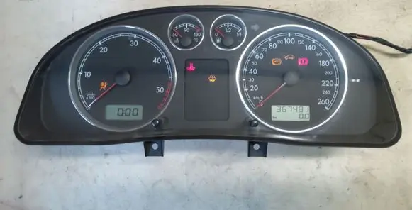 Volkswagen PASSAT B5.5 Speedometer (instrument cluster) 3B0920806AX 110280136