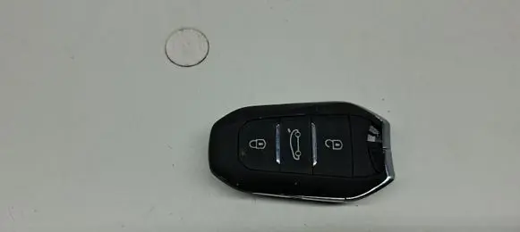 Peugeot 5008 II Ignition key/card 
