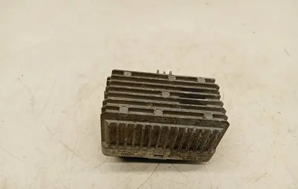 Opel Insignia A Glow plug pre-heat relay 55574293