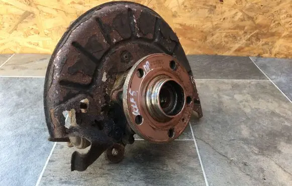 Volkswagen Golf V Front wheel hub spindle knuckle