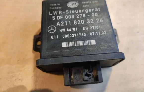 Mercedes-Benz E W211 Light module LCM A2118203226