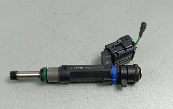 Renault Arkana Fuel injector 223021805654