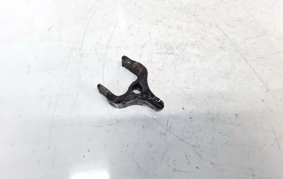 BMW 1 E81 E87 Fuel Injector clamp holder 