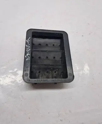 Mitsubishi Outlander Quarter panel pressure vent 360284
