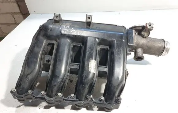BMW 3 E90 E91 Intake manifold 7795393