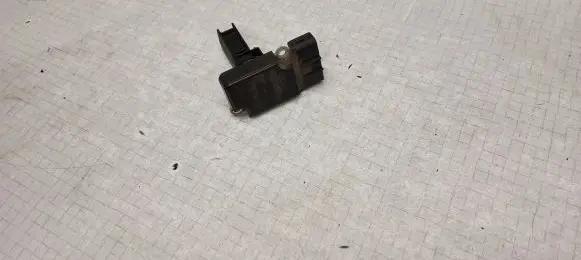 Toyota Corolla E120 E130 Mass air flow meter 2220427010