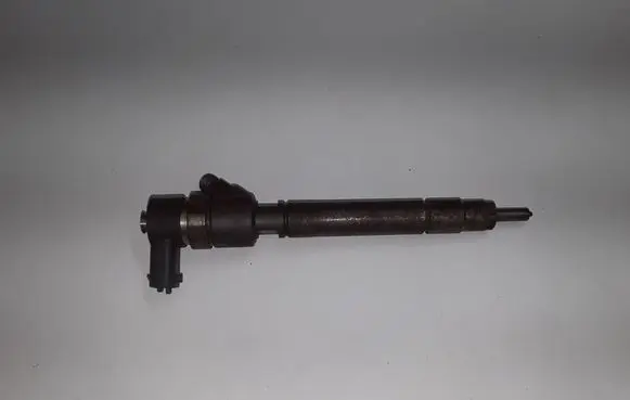 Volvo XC90 Fuel injector 30750283
