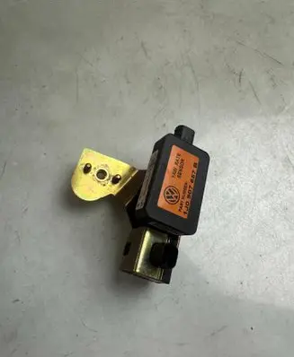 Volkswagen Golf IV ESP acceleration yaw rate sensor 1J0907657B