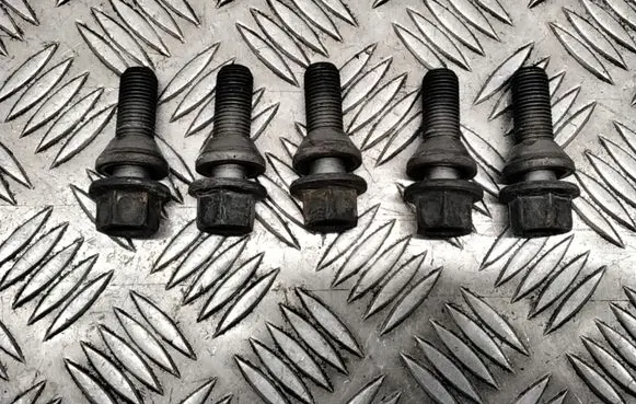 Volvo V70 Nuts/bolts 