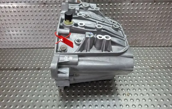 Citroen Jumpy Manual 6 speed gearbox S26340401 9805625610