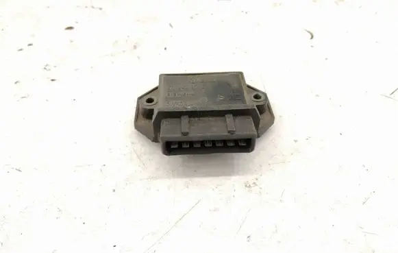 Volkswagen Golf III Engine control unit/module 211905351E