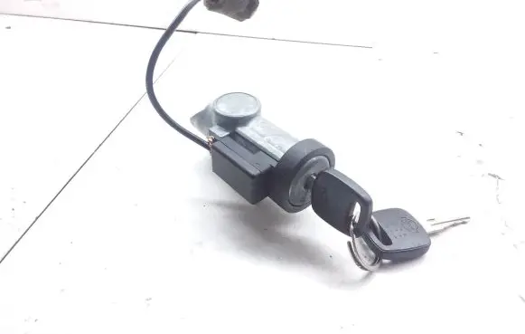 Nissan Almera Ignition lock