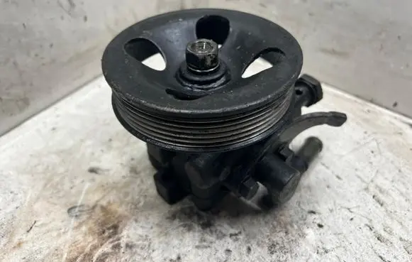 Hyundai Santa Fe Power steering pump YSE28