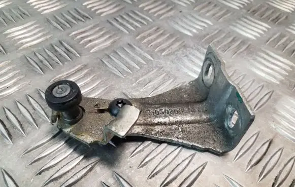 Chrysler Grand Voyager V Sliding door upper roller guide/hinge 05020899AA