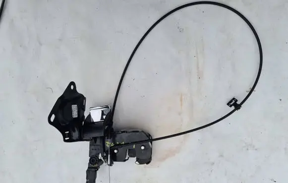 Mercedes-Benz E W212 Seat back rest lock catch A2129200176 2810