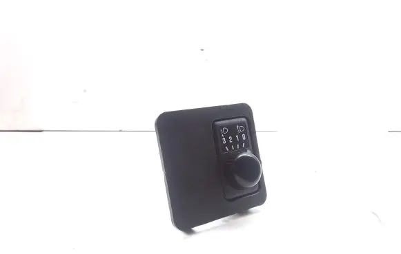 Nissan Almera Headlight level height control switch 684910N000