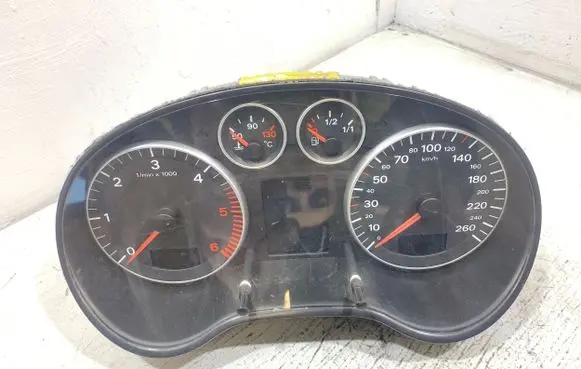 Audi A3 S3 8P Speedometer (instrument cluster) 8P0920930FX