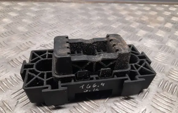 Mercedes-Benz GL X166 Jacking socket point A1666900334