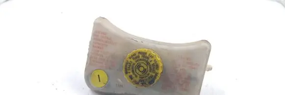 Brake fluid reservoir