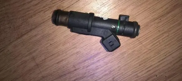 Fuel injector