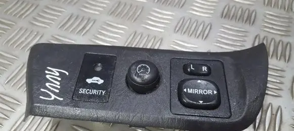 Toyota RAV 4 (XA20) Wing mirror switch 5544642010 55446-42010