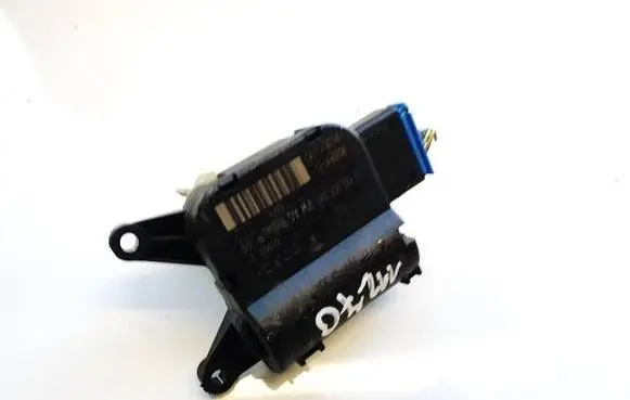 Audi A3 S3 8P Air flap motor/actuator 1K0907511D