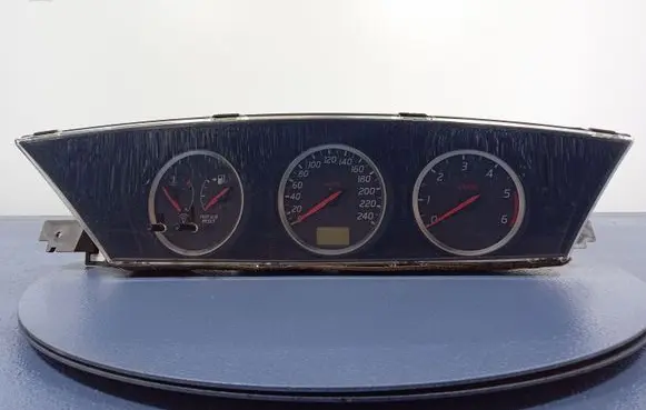 Nissan Primera Speedometer (instrument cluster) AV619