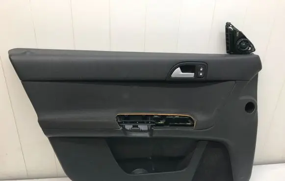 Volvo V50 Front door card panel trim