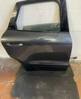 Porsche Macan (95B) Rear door