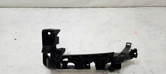 Audi A3 S3 8P Headlight/headlamp mounting bracket 8P0805607