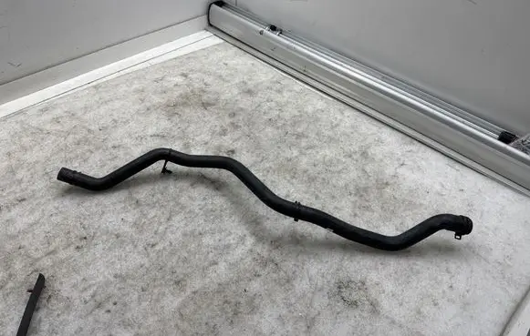 Tesla Model X Engine coolant pipe/hose 103624700D C1067900