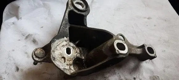 Audi A6 S6 C6 4F Engine mounting bracket 4F0199351Q