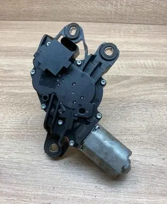Volkswagen Golf VI Rear door window regulator motor 5K6955711B 0390201207