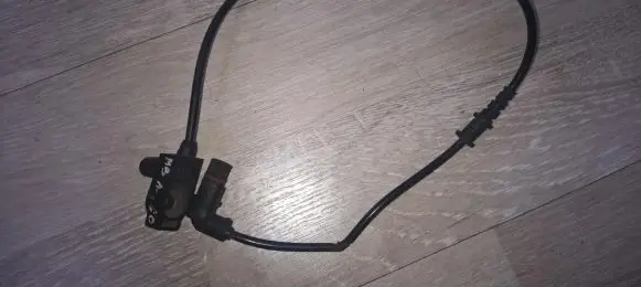 Mercedes-Benz A W168 ABS brake wheel speed sensor a1685400008