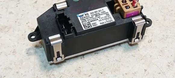 Volkswagen Golf V Heater blower motor/fan resistor 3C0907521F 997164W CZ2468105384