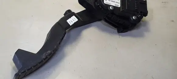 Renault Laguna II Accelerator throttle pedal 8200002904 6PV00811900