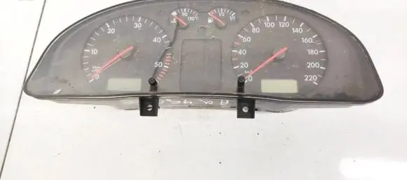 Volkswagen PASSAT B5 Speedometer (instrument cluster) 3B1919860C 110008919