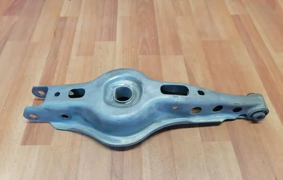 Rear control arm