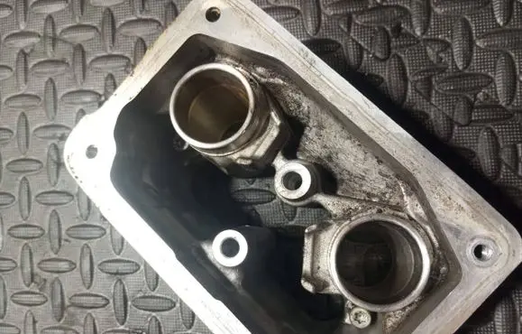 BMW 5 F10 F11 Other cylinder head part 7605104