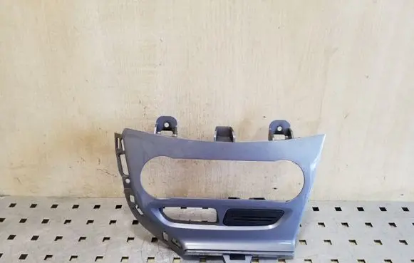 Ford Focus Climate control/heater control trim BM5118522
