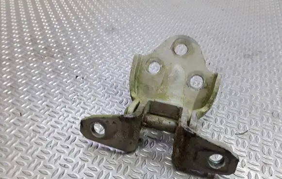 Mitsubishi Pajero Front door lower hinge 
